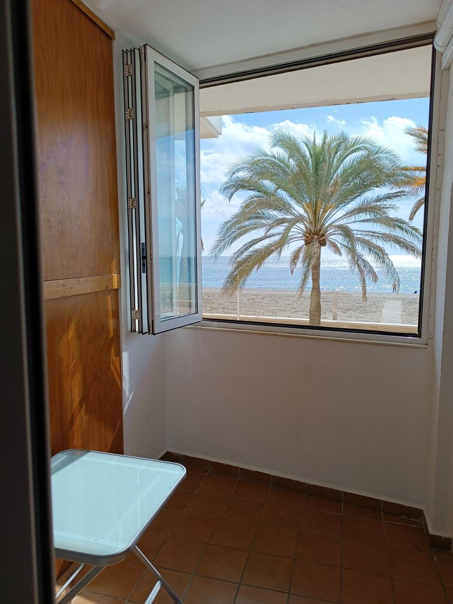 Piso Primera Linea Playa Apartment